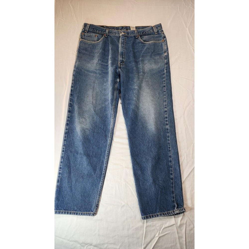 Levi Jeans Mens 42x32  Blue 550 Relaxed faded straight